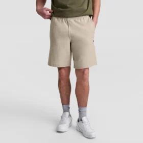 Pantaloni scurți ușori de relaxare de 9", cu logo C brodat