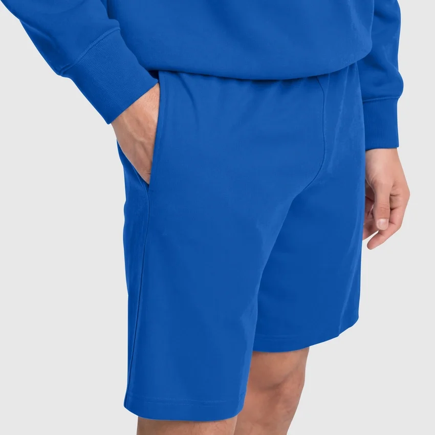 Pantaloni scurți ușori de relaxare de 9", cu logo C brodat